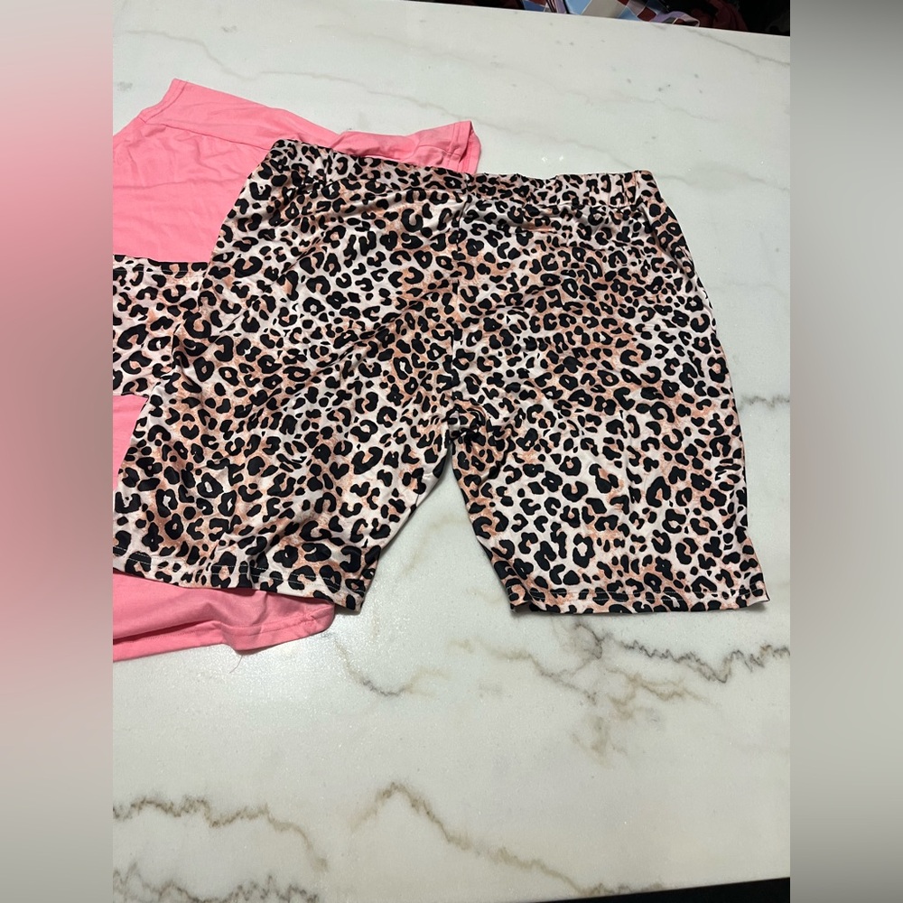 Pink/Leopard Print Short Set - Picture 3 of 8